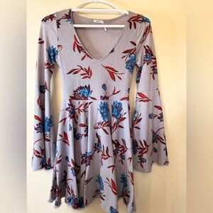 Kimchi Blue XS Floral V-Neck Fit & Flare Dress Bell Sleeve